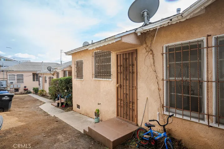 4479 W 61st Street, Windsor Hills, California 90043