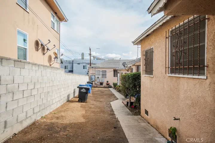 4479 W 61st Street, Windsor Hills, California 90043