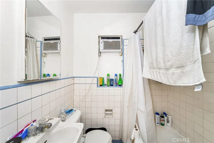 1106 W Santa Ana Boulevard, Santa Ana, California 92703