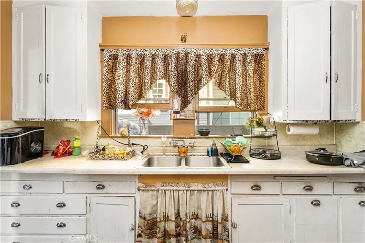 1106 W Santa Ana Boulevard, Santa Ana, California 92703