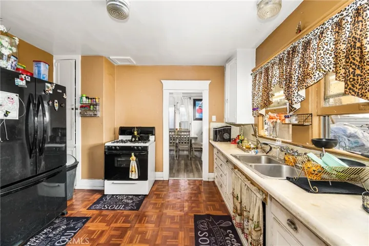 1106 W Santa Ana Boulevard, Santa Ana, California 92703