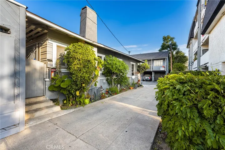 1106 W Santa Ana Boulevard, Santa Ana, California 92703