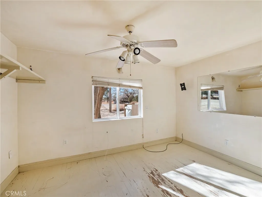 21420 Omor Drive, Oro Grande, California 92368 home-pic-4