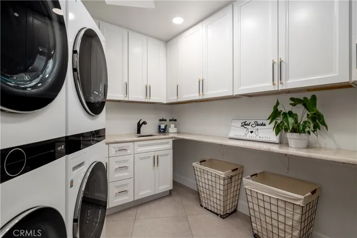 1129 Sugarbush Drive, Vista, California 92084
