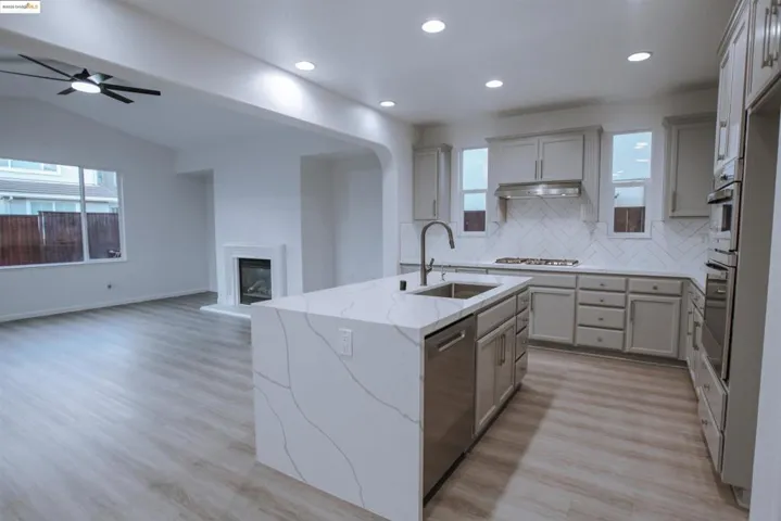 6637 Yellowstone Cir, Discovery Bay, California 94505