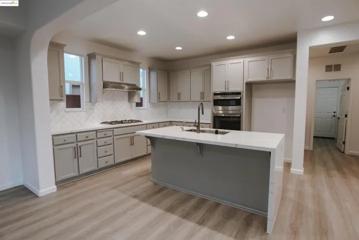 6637 Yellowstone Cir, Discovery Bay, California 94505