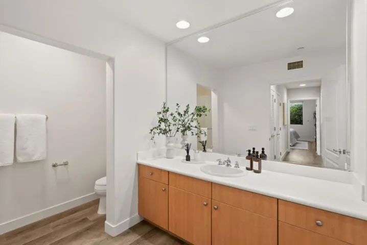 130 E San Fernando Street 323, San Jose, California 95112