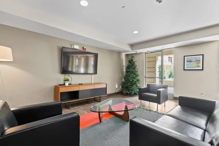 130 E San Fernando Street 323, San Jose, California 95112
