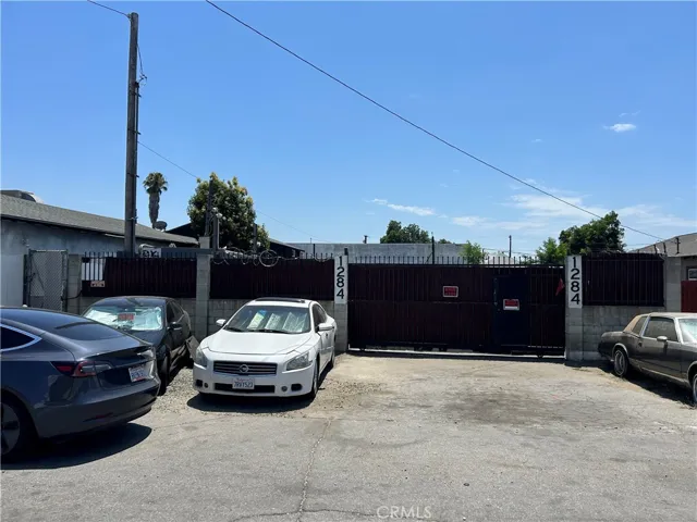 1284 E 3rd Street, Pomona, California 91766