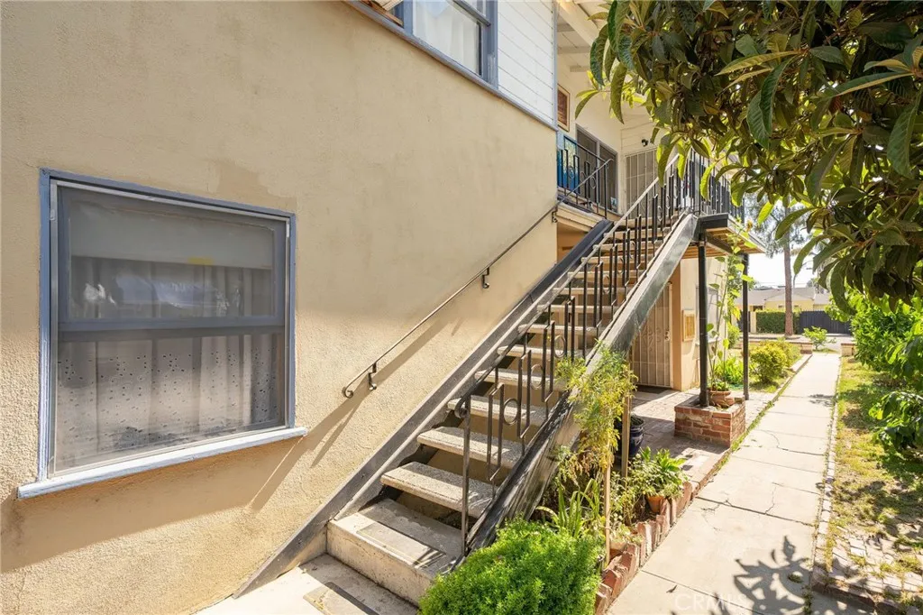 5325 Cleon Avenue, North Hollywood, California 91601 home-pic-3