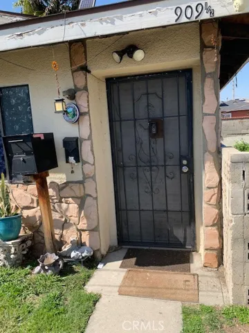 909 N Zeyn Street, Anaheim, California 92805
