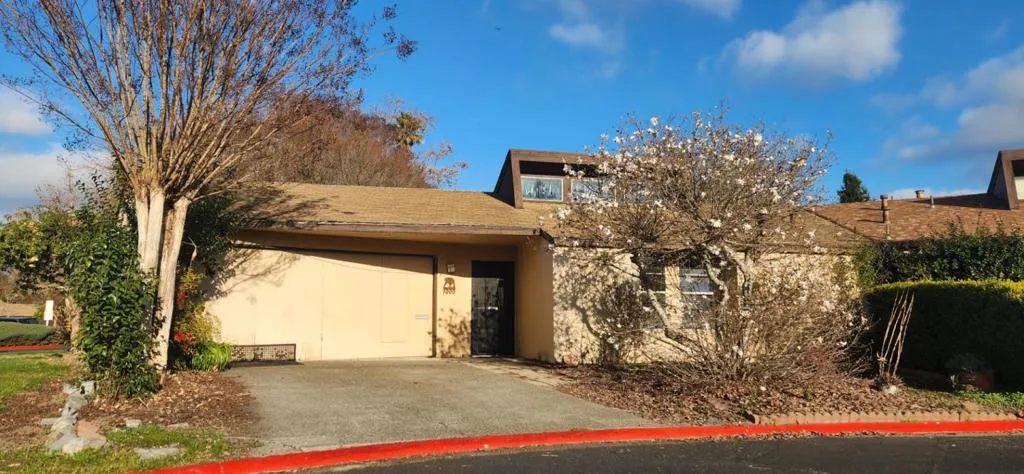 1000 Damon Court, Santa Rosa, California 95401