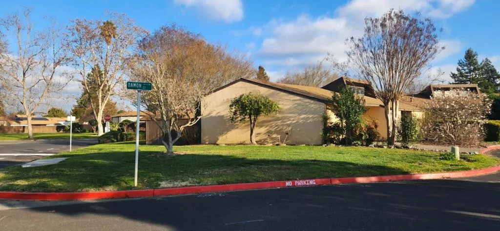1000 Damon Court, Santa Rosa, California 95401