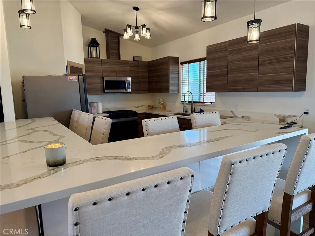 7164 Kingsley Avenue, Hesperia, California 92345 home-pic-6