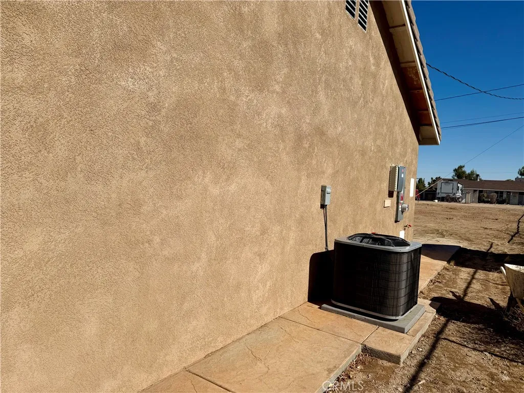 7164 Kingsley Avenue, Hesperia, California 92345 home-pic-20