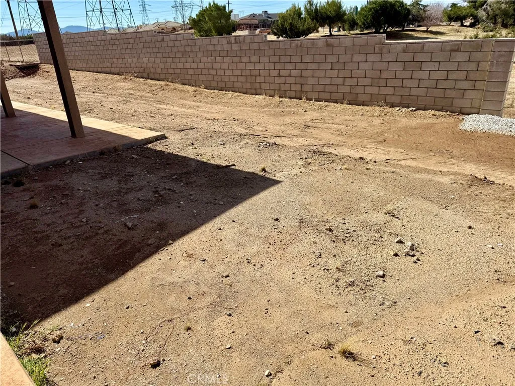 7164 Kingsley Avenue, Hesperia, California 92345 home-pic-38