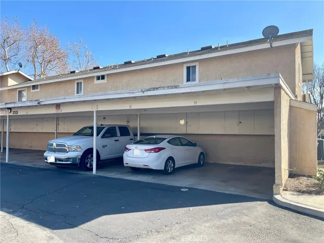 3713 S Oak Creek Drive G, Ontario, California 91761