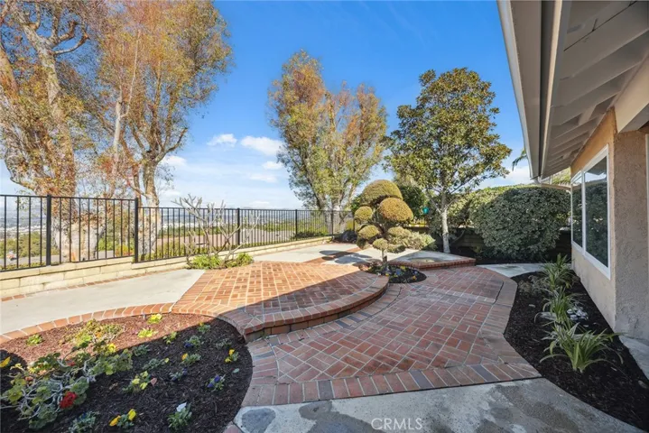 Incredible Views Await!