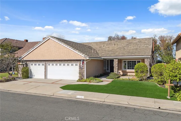 Gorgeous curb appeal!