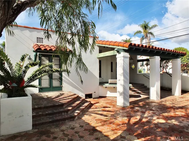298 Park Avenue, Long Beach, California 90803
