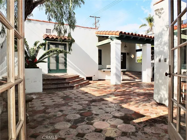 298 Park Avenue, Long Beach, California 90803