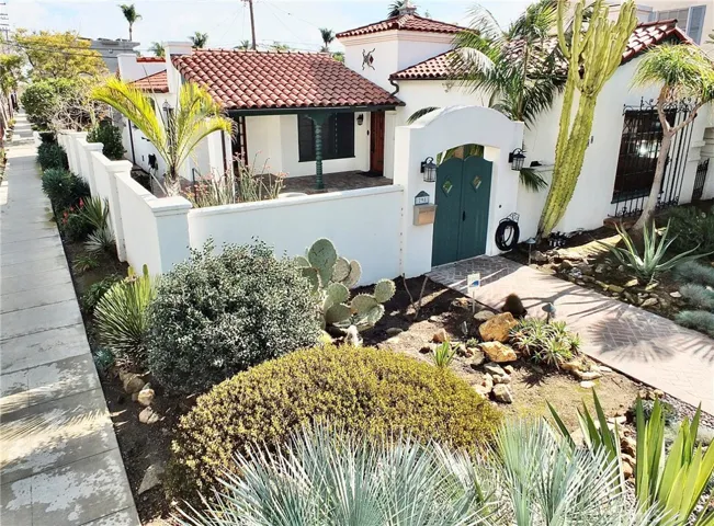 298 Park Avenue, Long Beach, California 90803