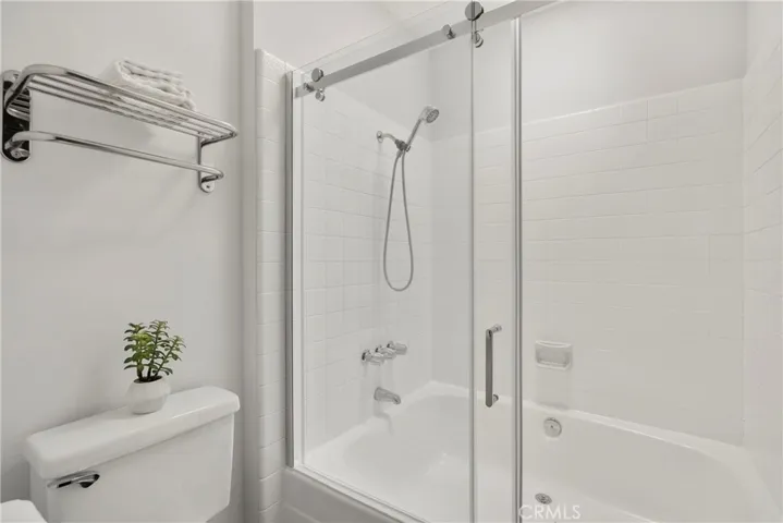 6225 Shoup Avenue 93, Woodland Hills, California 91367