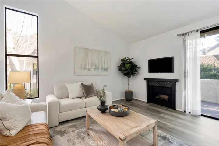 6225 Shoup Avenue 93, Woodland Hills, California 91367
