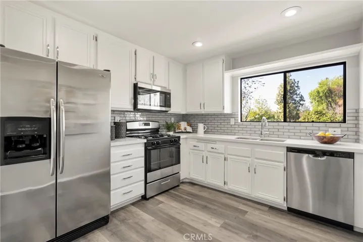 6225 Shoup Avenue 93, Woodland Hills, California 91367