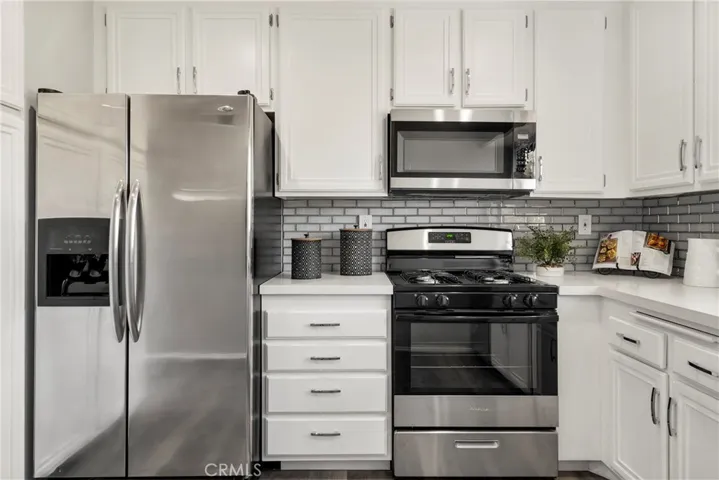 6225 Shoup Avenue 93, Woodland Hills, California 91367