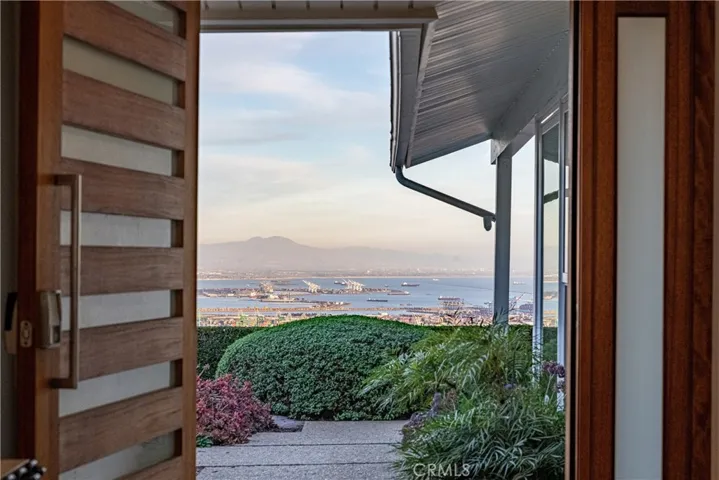 2952 Crownview Drive, Rancho Palos Verdes, California 90275