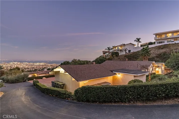 2952 Crownview Drive, Rancho Palos Verdes, California 90275