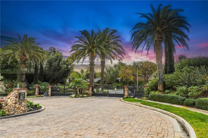 252 Sunburst Lane, Corona, California 92879