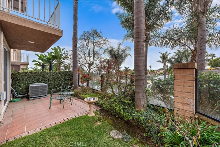 Great yard for kids and pets