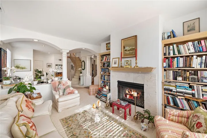 Living room & Fireplace