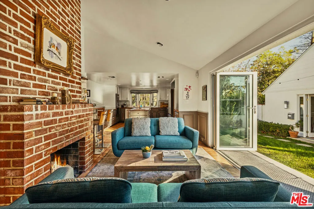 12302 Sarah Street, Studio City, California 91604 home-pic-19