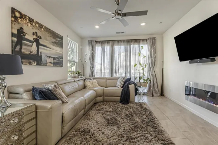 1036 Billington Lane, Roseville, California 95747
