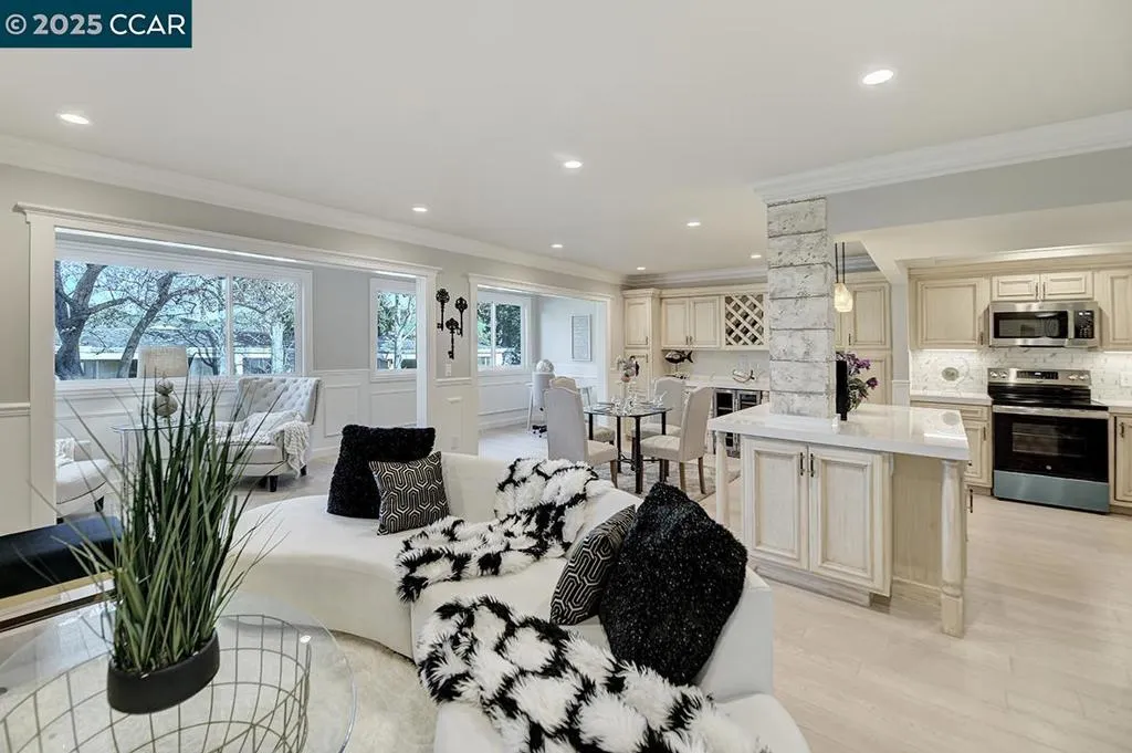 1400 Ptarmigan Dr 4, Walnut Creek, California 94595 home-pic-6