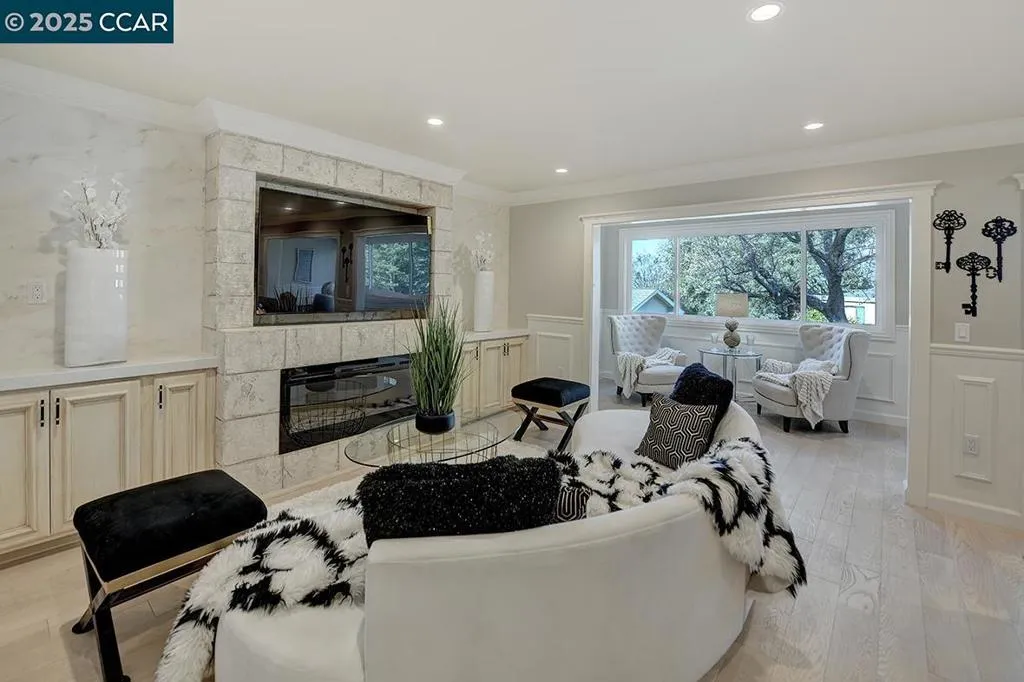 1400 Ptarmigan Dr 4, Walnut Creek, California 94595 home-pic-5