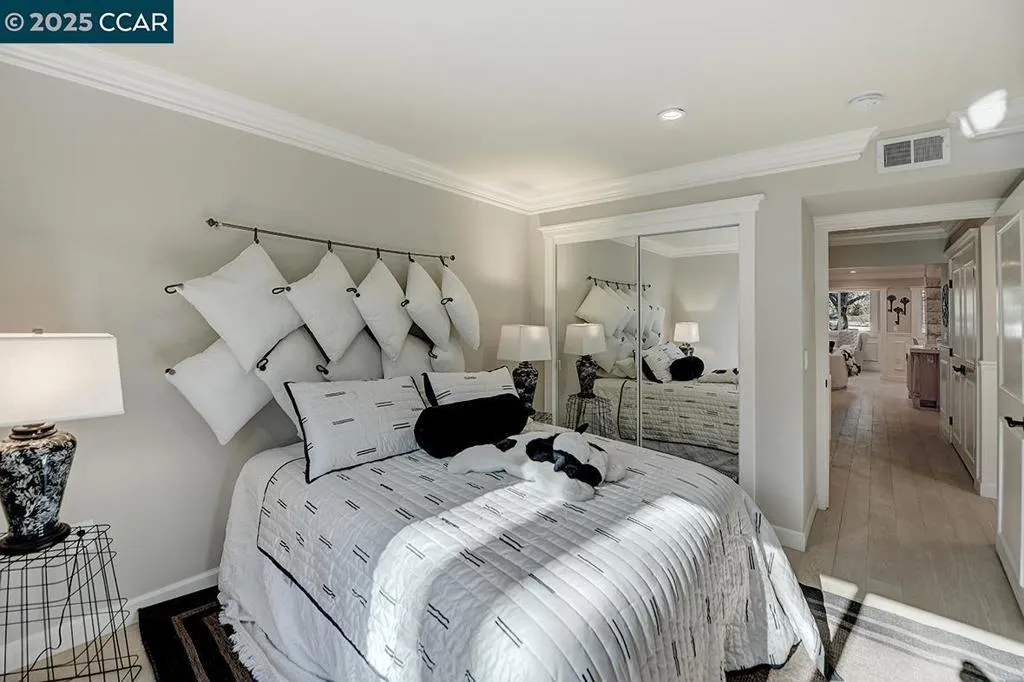 1400 Ptarmigan Dr 4, Walnut Creek, California 94595 home-pic-24