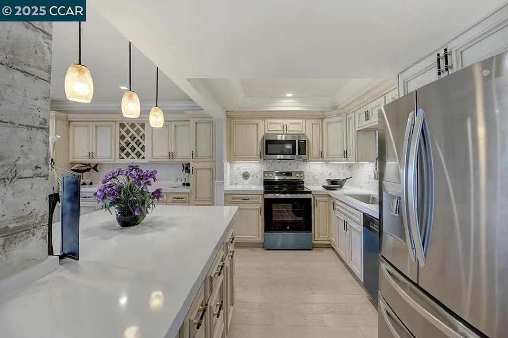 1400 Ptarmigan Dr 4, Walnut Creek, California 94595 home-pic-1