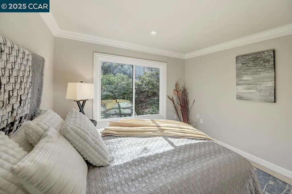 1400 Ptarmigan Dr 4, Walnut Creek, California 94595 home-pic-32
