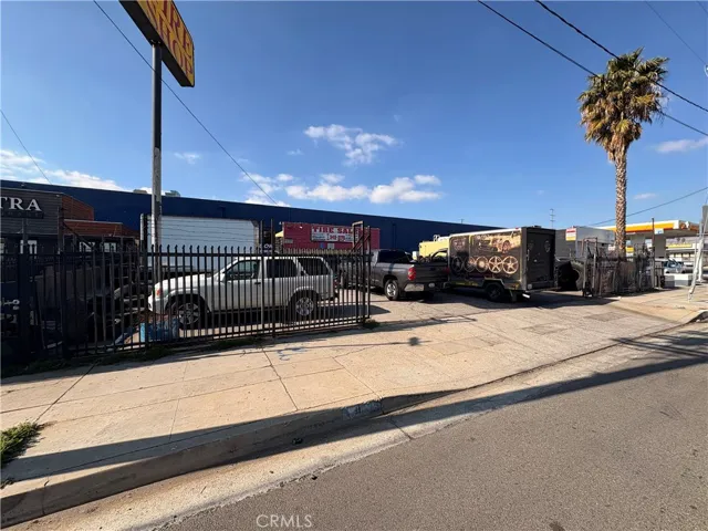 9035 De Soto Avenue, Canoga Park, California 91304