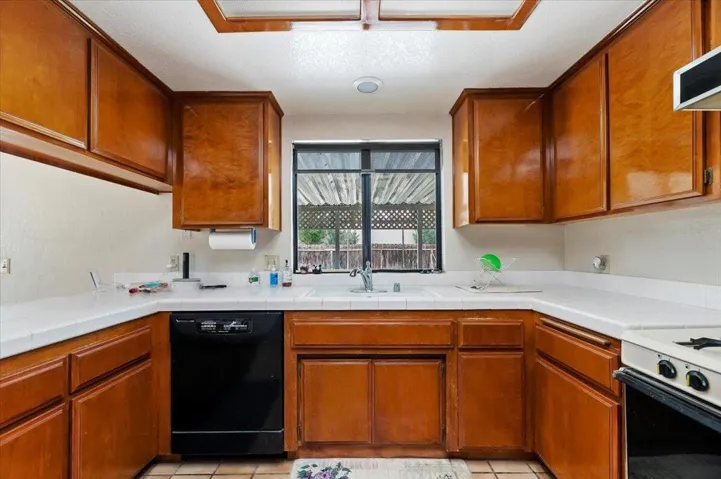 13-Kitchen