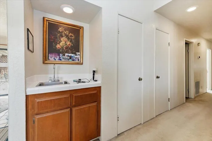 09-Wet Bar