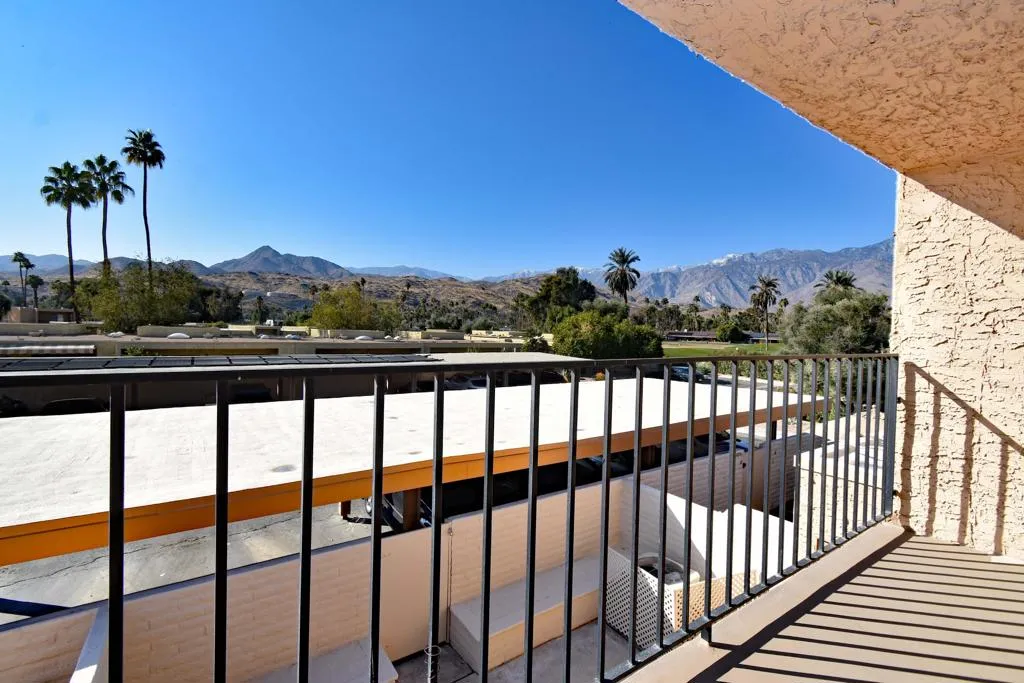 2217 Los Patos Drive, Palm Springs, California 92264 home-pic-30