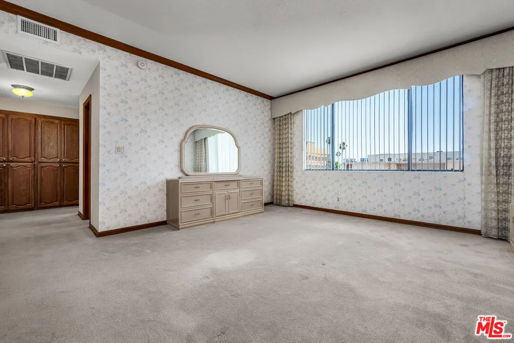 126 N Croft Avenue 302, Los Angeles, California 90048 home-pic-11