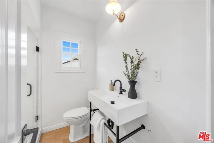 10365 Northvale Road, Los Angeles, California 90064