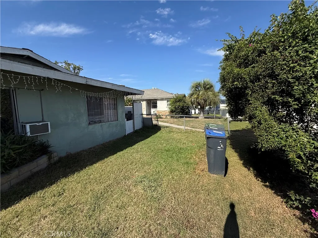 2128 N Bristol Street, Santa Ana, California 92706 home-pic-2