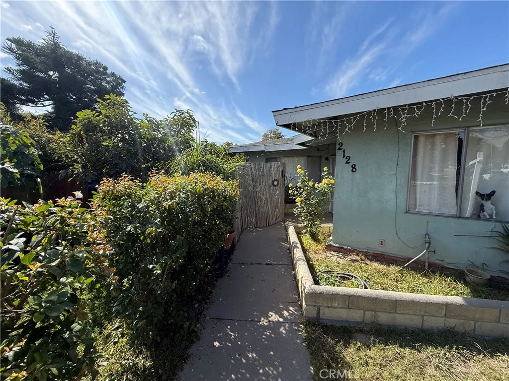 2128 N Bristol Street, Santa Ana, California 92706 home-pic-3